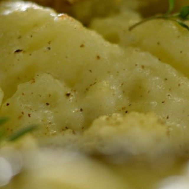 Pečen krompir z muškatnim oreščkom